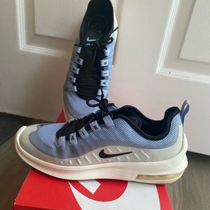 Women’s Nike Air Max Axis, Size 7.5